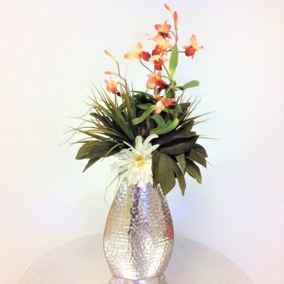 80050-FLOWER VASE 10.5" W/HAMMERED DESIGN